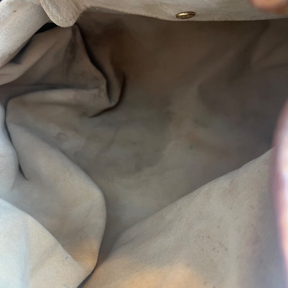 Louis Vuitton Galleria - Picture 12 of 13